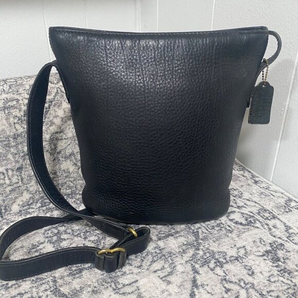 Vintage Coach Sonoma #4907 Leather Bucket Bag in Black - Picture 2 of 9